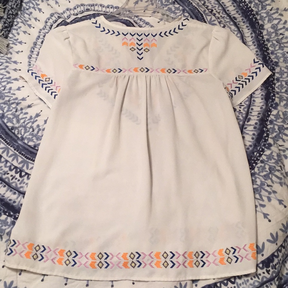 Babydoll blouse with tribal print